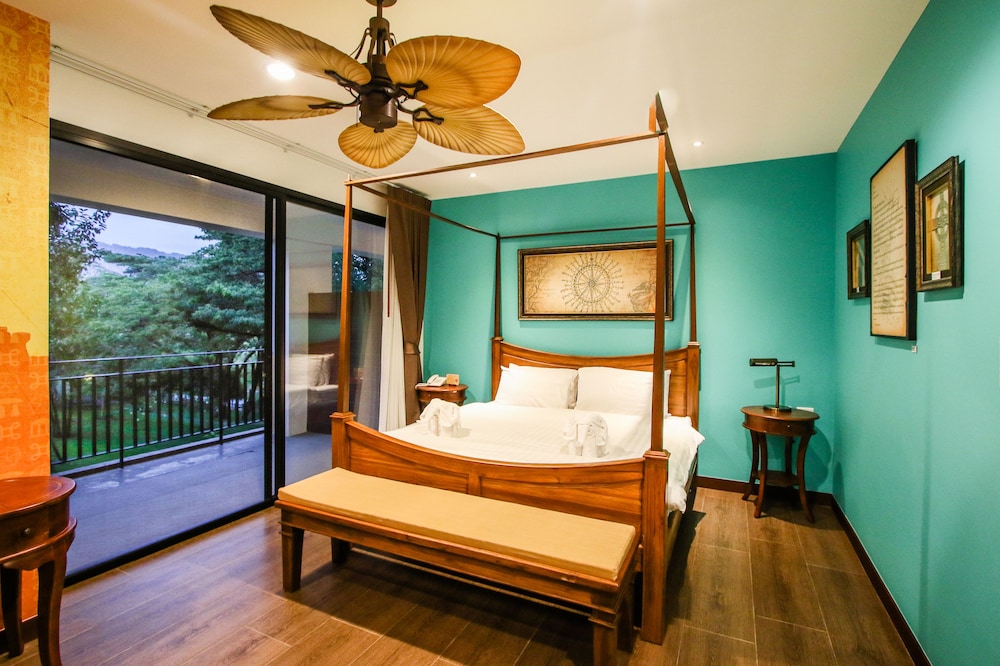 suite, mountain view