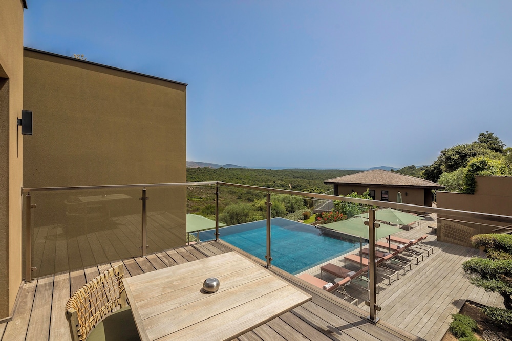 Hotel Version Maquis Santa Manza 25/50
