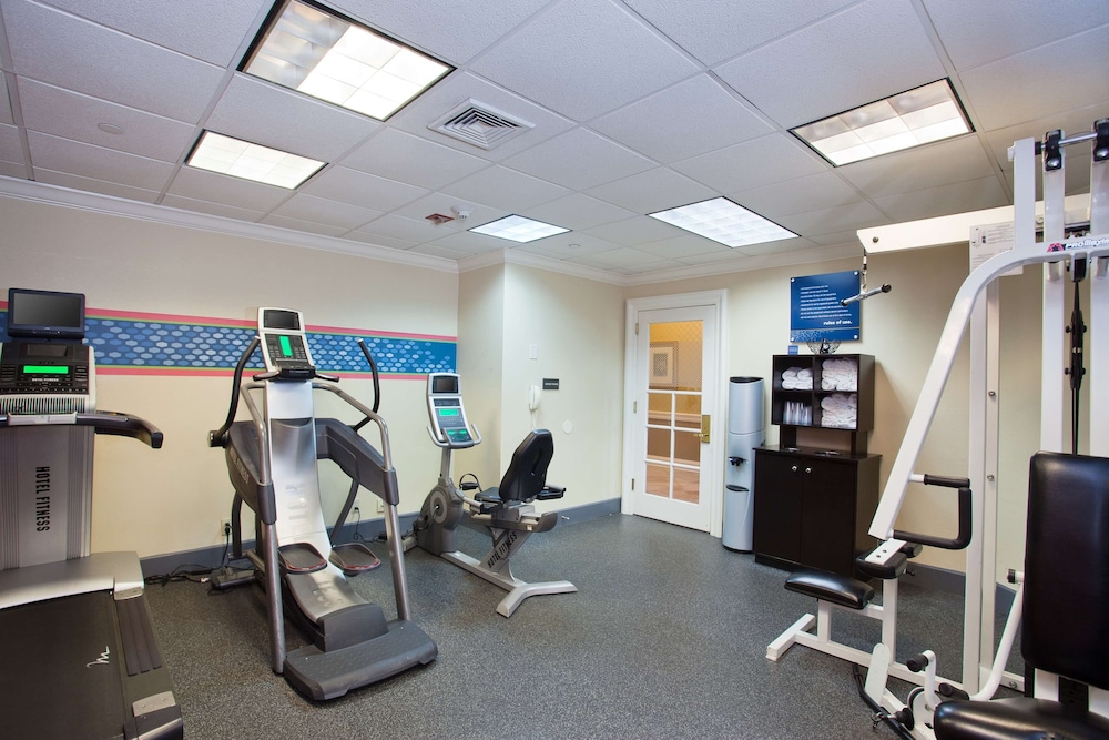 Hampton Inn and Suites Stamford 23/46