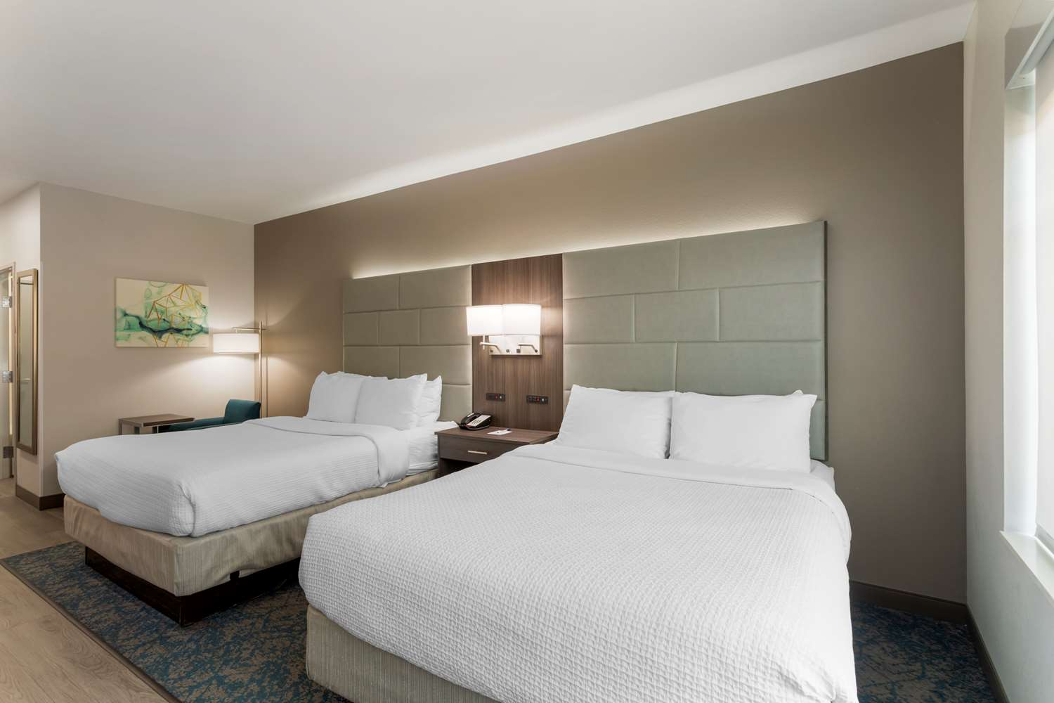 Executive Residency Antioch Inn 11/43