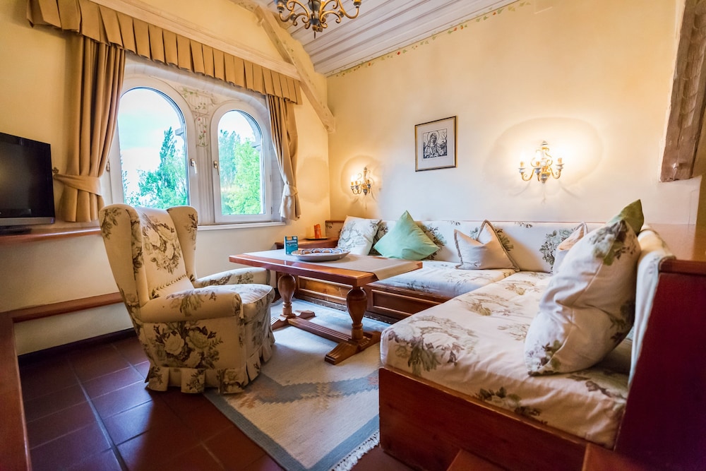 Hotel Schloss Leonstain 40/50