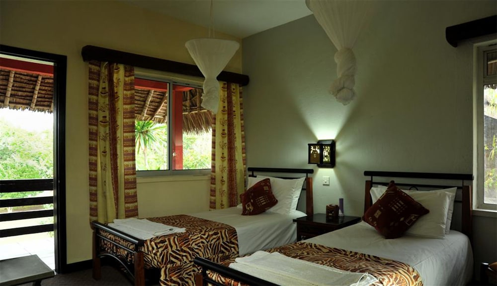 Mara River Lodge 8/50