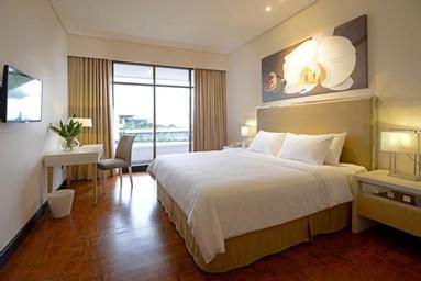 Suite, King Bed, Back Side