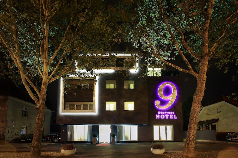 Hotel 9 1/41