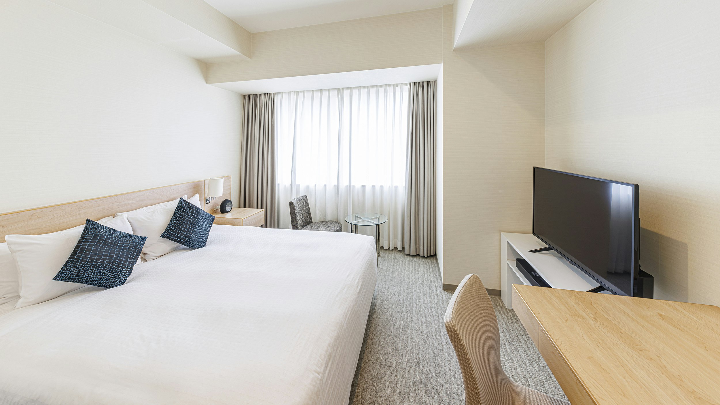 DELUXE, STUDIO, KING BED