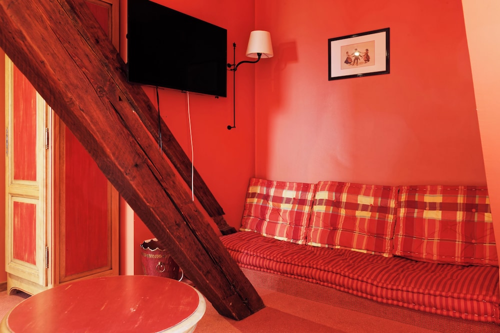 Hotel Beausejour 33/68
