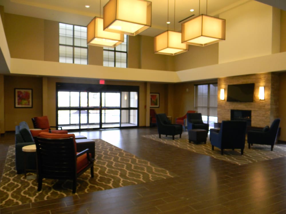 Comfort Suites Youngstown North 24/37