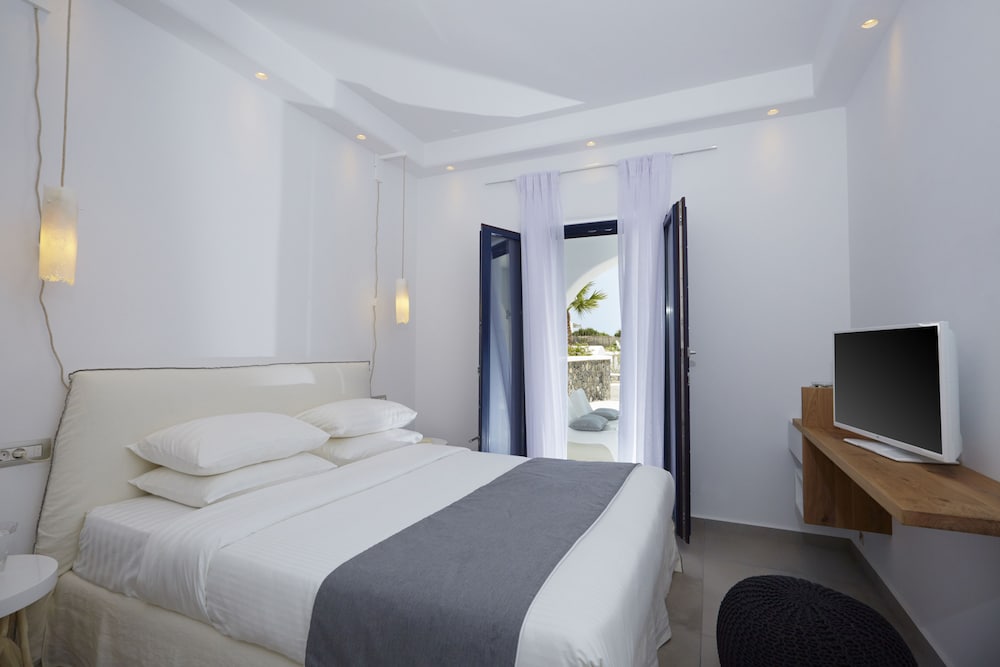 Amor Hideaway Villas by Mr and Mrs White 6/46