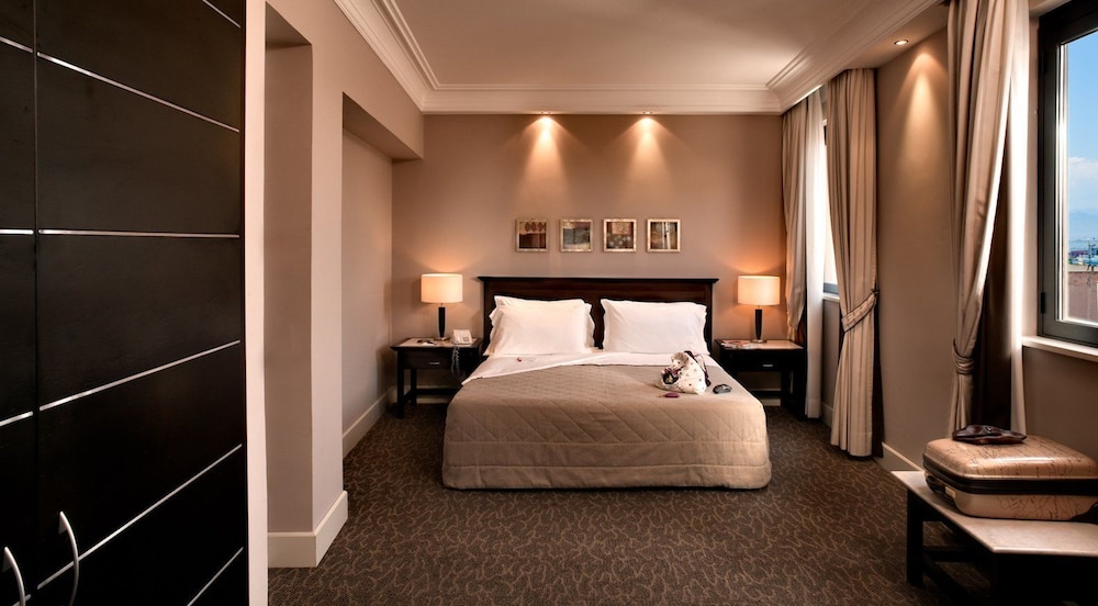 Regina Margherita Hotel 12/56