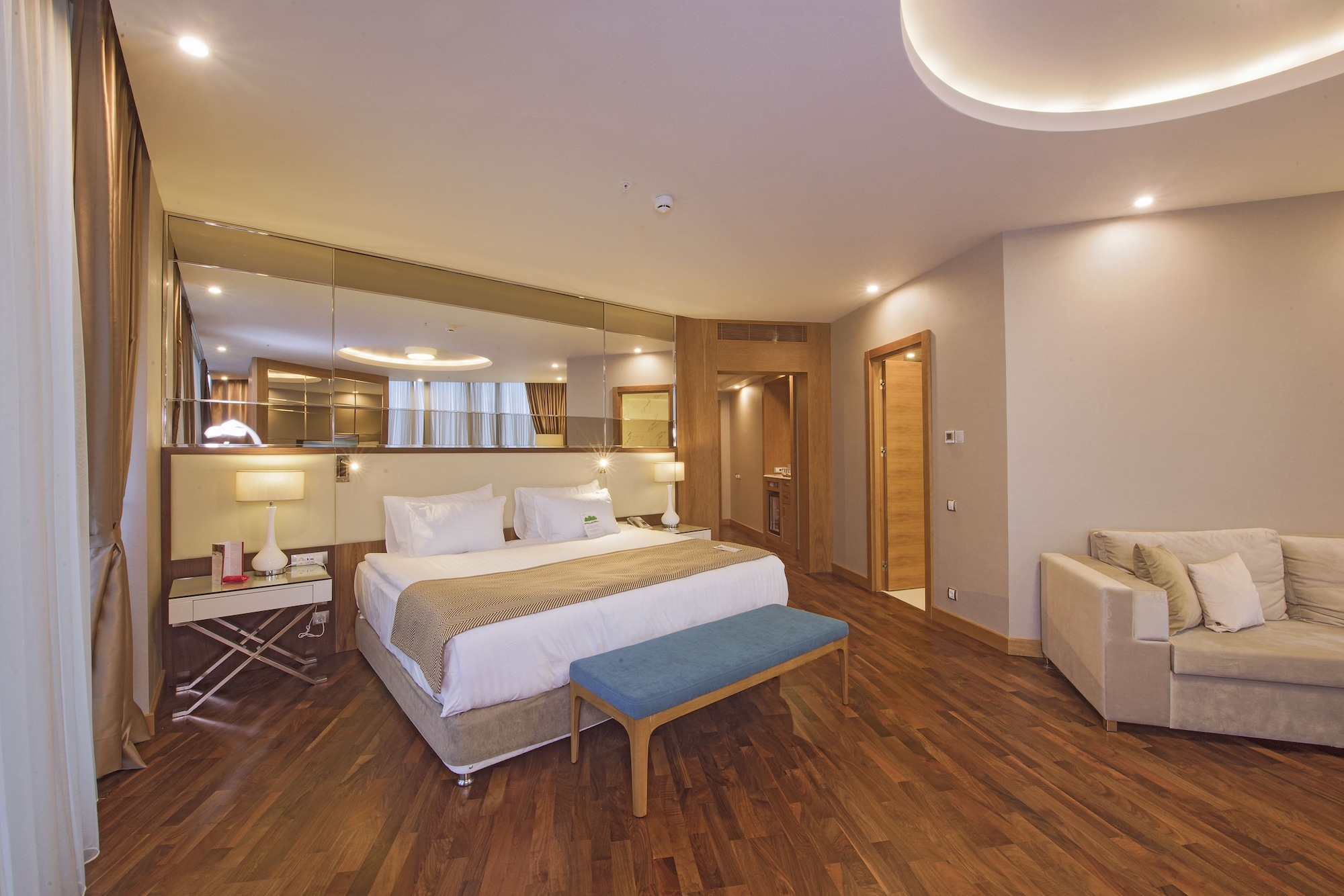 جناح بسرير كينج للمدخنين، Ramada Plaza by Wyndham Konya 2/6