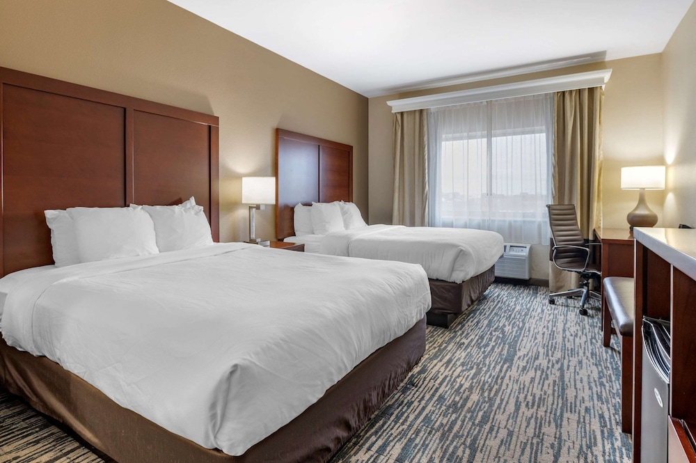Comfort Suites Keeneland 14/48