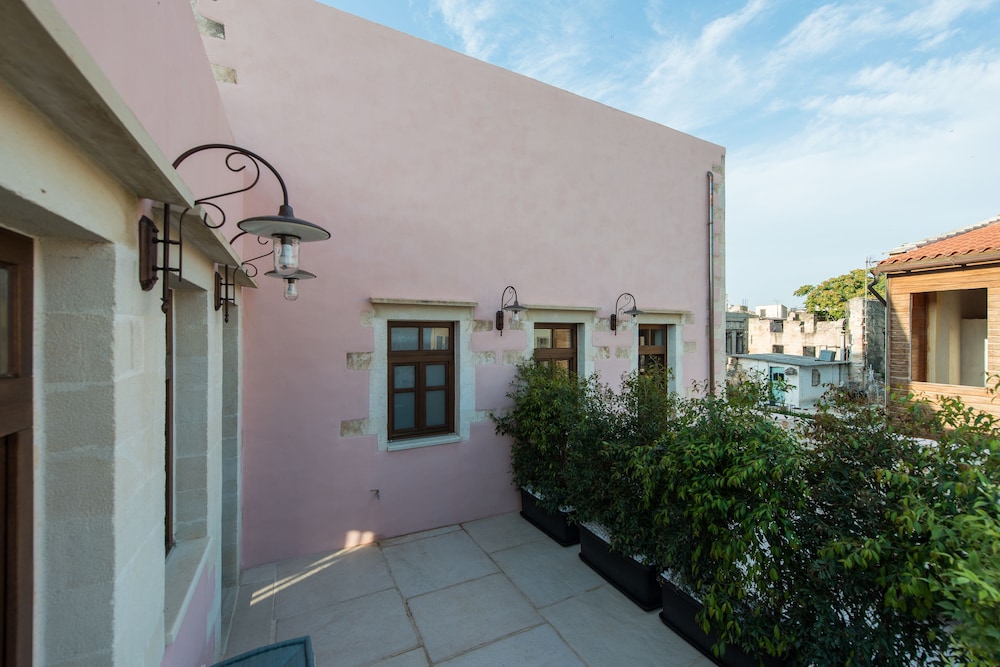 Serenissima Boutique Hotel 2/71