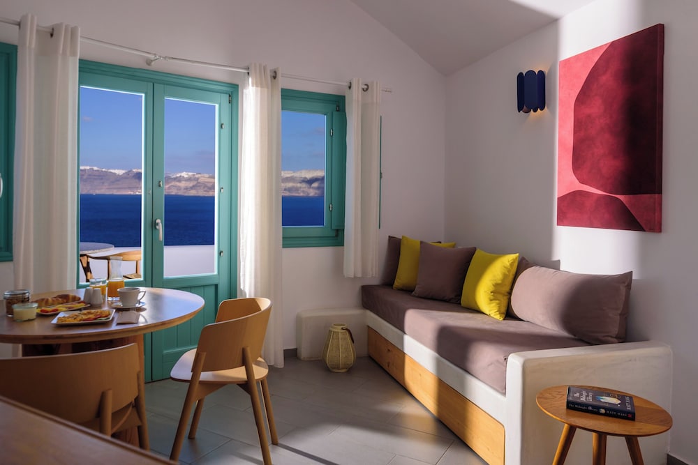 Neptune Luxury Spa Suites 46/72