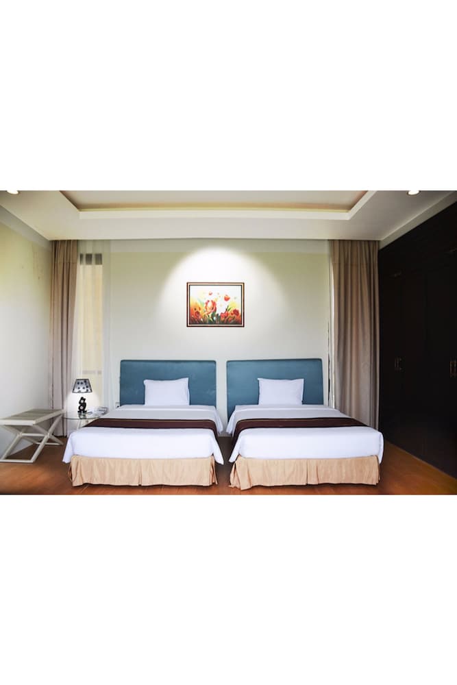 Diamond Bay Golf & Villas 7/41