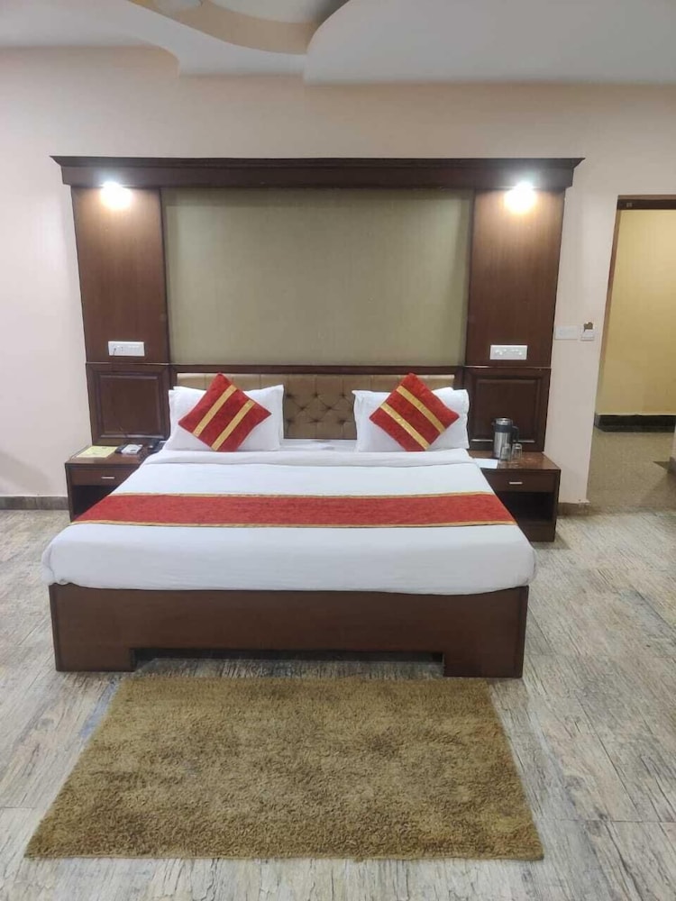 Hotel Anurag 15/30