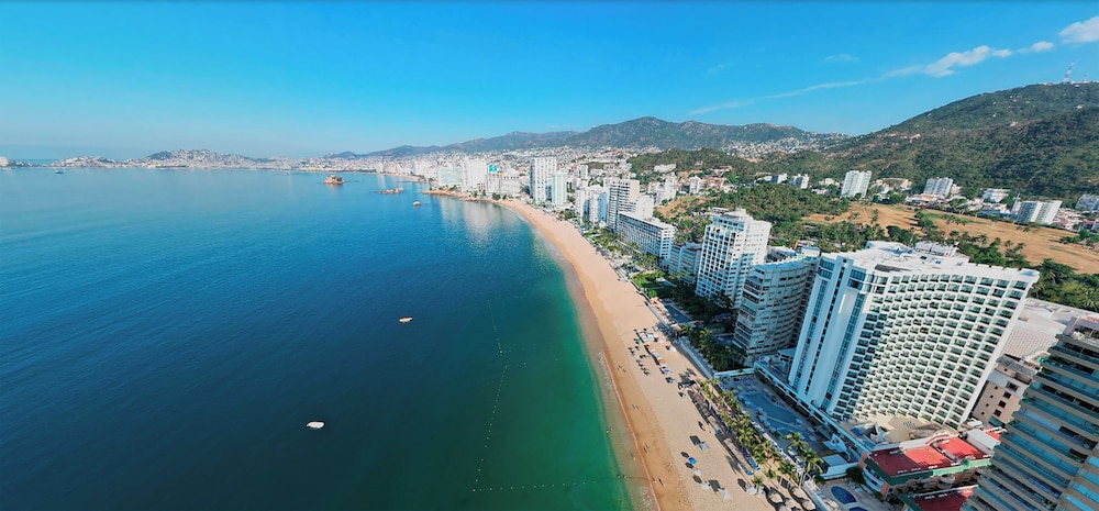 Copacabana Beach Hotel Acapulco 63/68
