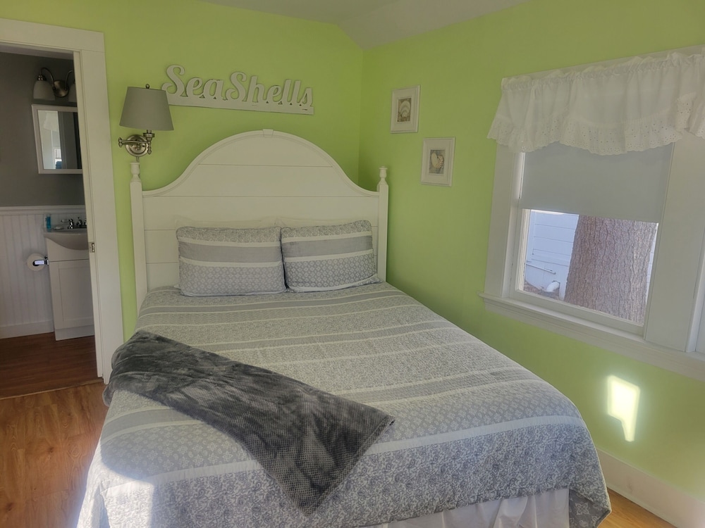 2 River Road Inn & Cottages 21/50