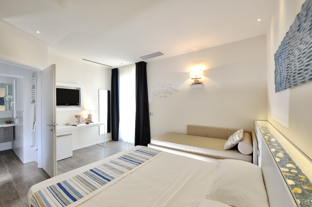 Hotel Life 25/66