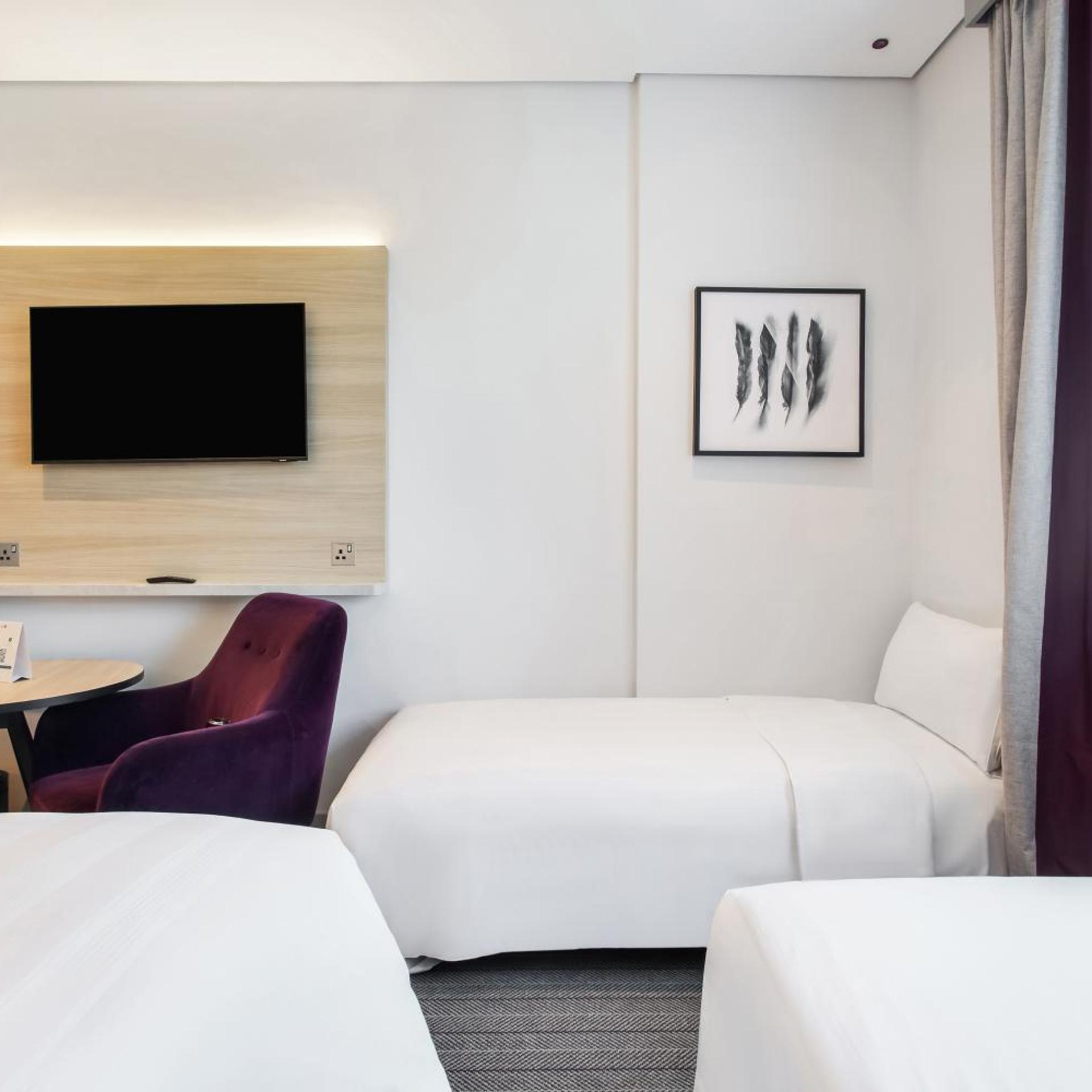 New Style, Family, King Bed، Premier Inn Abu Dhabi Capital Centre 7/10