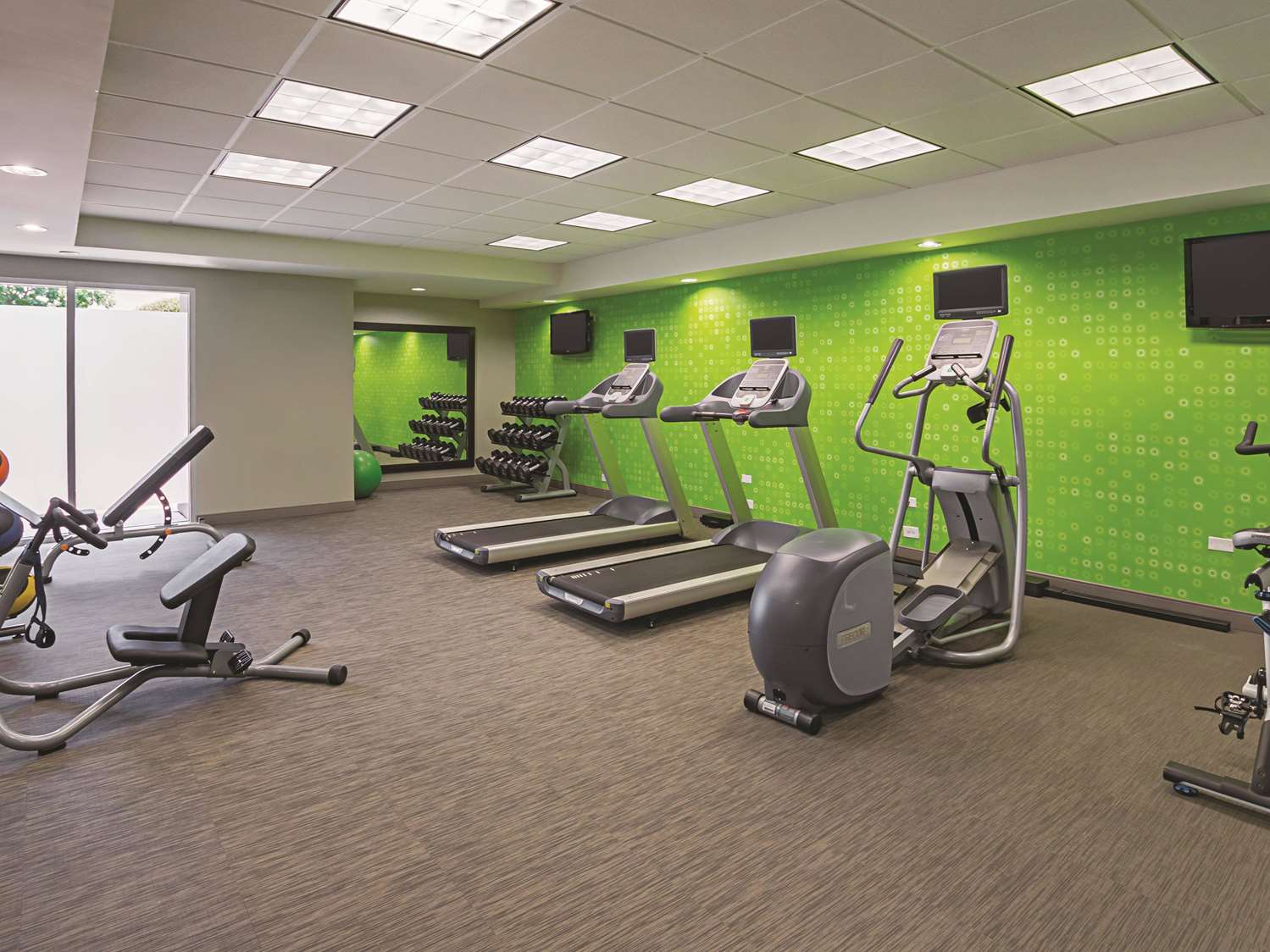 La Quinta Inn & Suites by Wyndham Fort Worth North 27/45