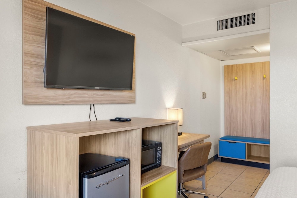 Days Inn by Wyndham Wheat Ridge/Denver West 34/44