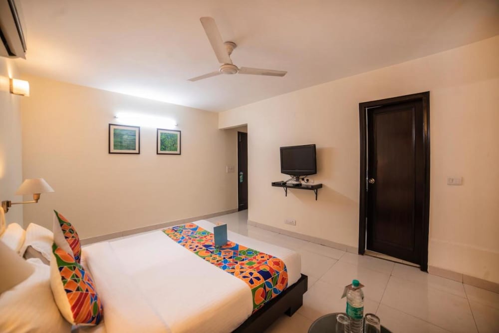 FabHotel Anutham Saket 17/36
