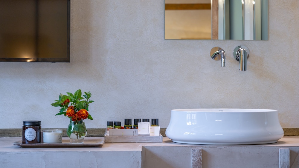 10GR Boutique Hotel & Wine Bar - Adults Only 4/64