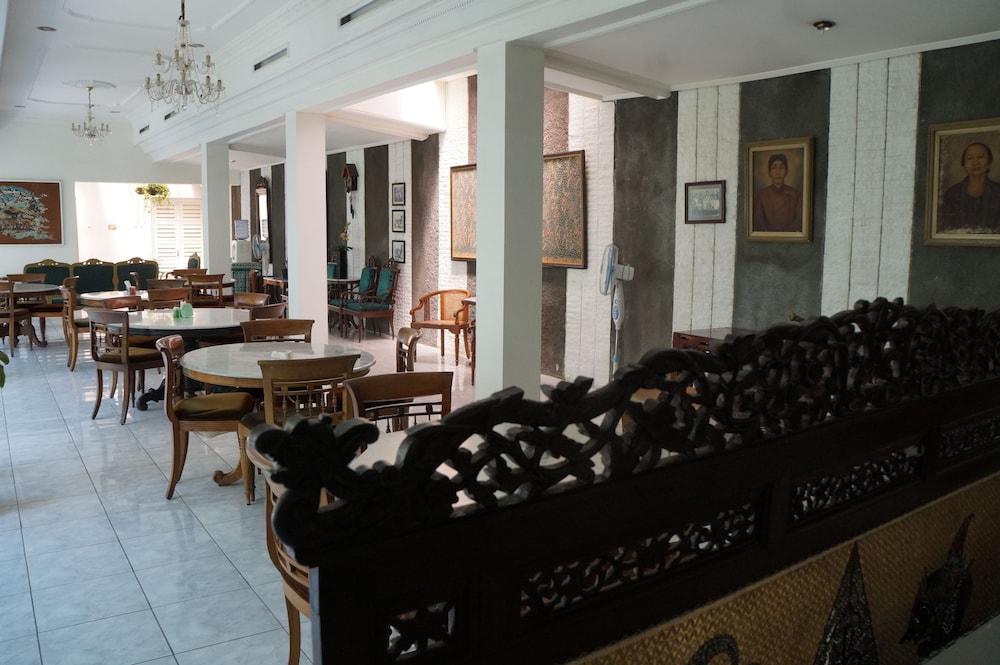 Hotel Kirana 46/54