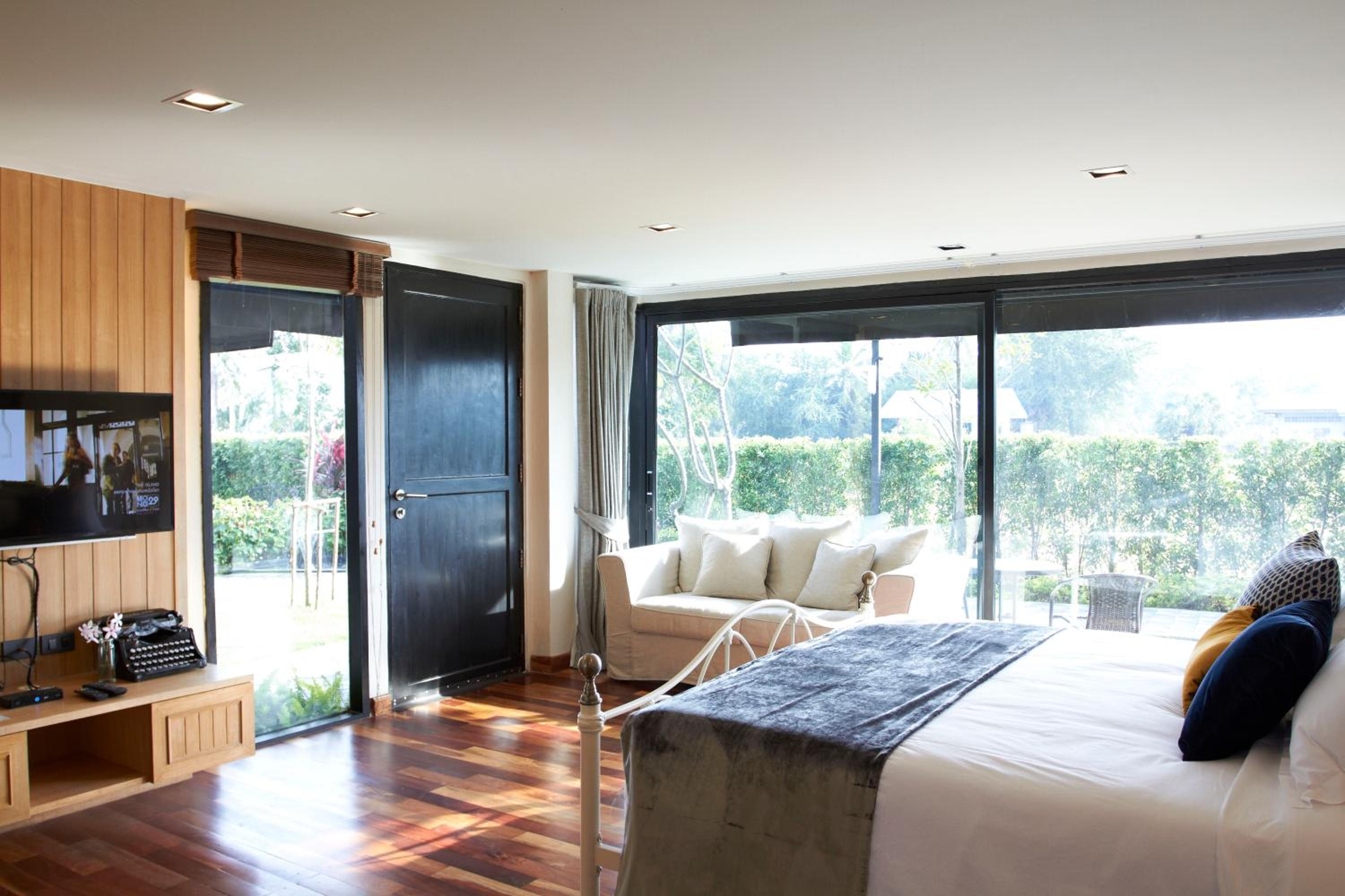 SUPERIOR, DOUBLE BED