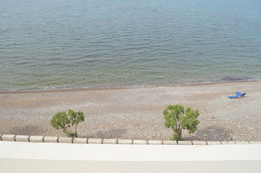 CHRISTINA BEACH HOTEL 27/65