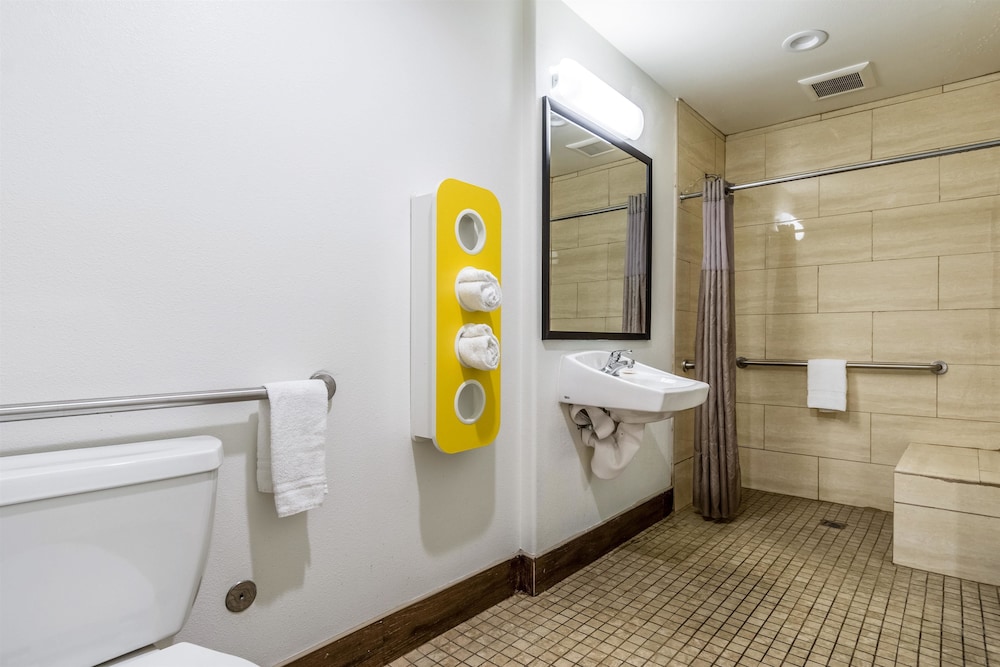 Motel6 Oceanside, CA - Marina 21/32