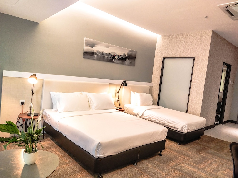 Fives Hotel DNP 9/17