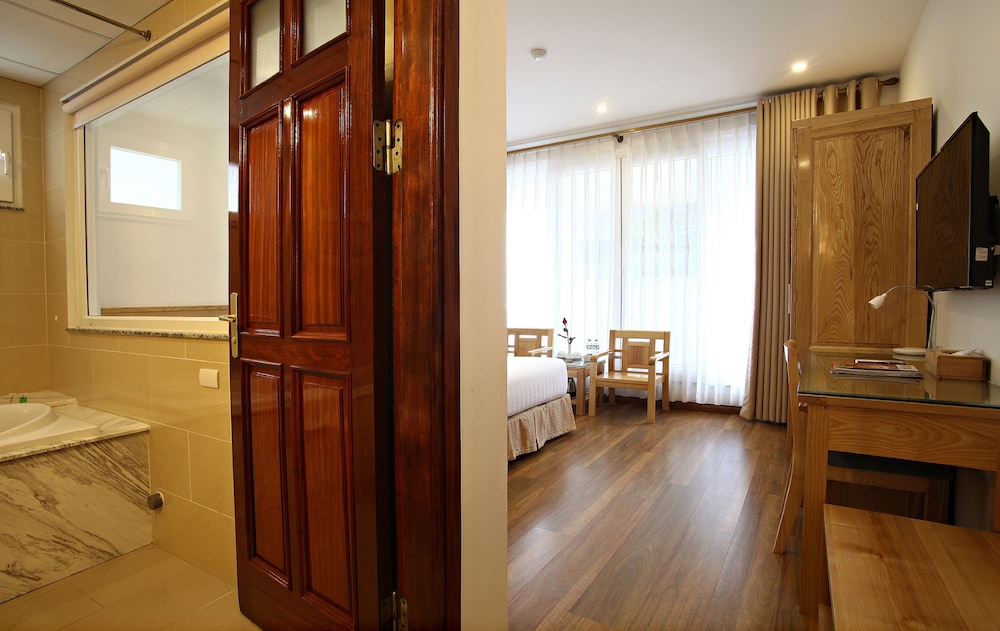 Blue Hanoi Hotel 34/40