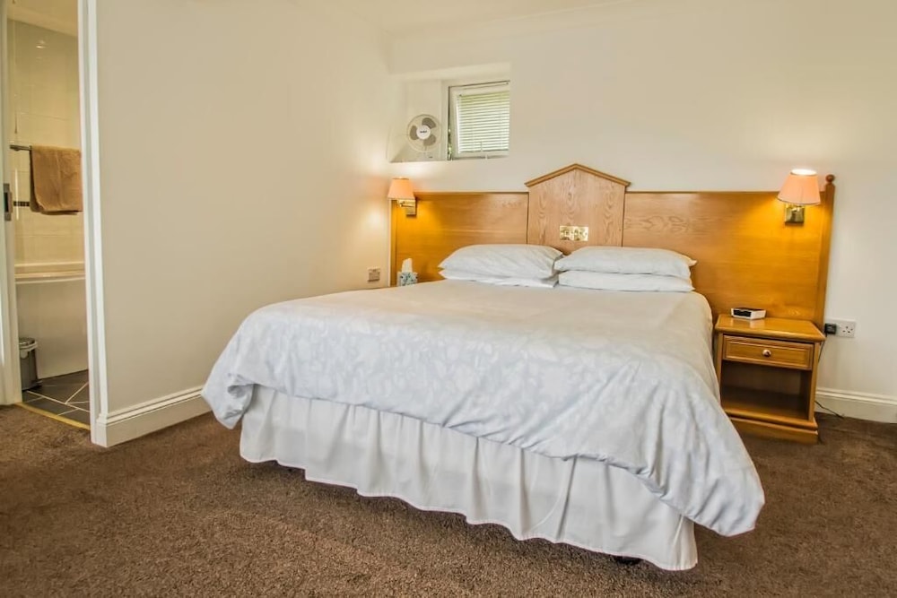 Gosfield Lake Resort 11/50