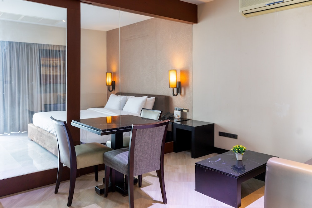 Sukhothai Hotel and Residence Ratchada 54/61