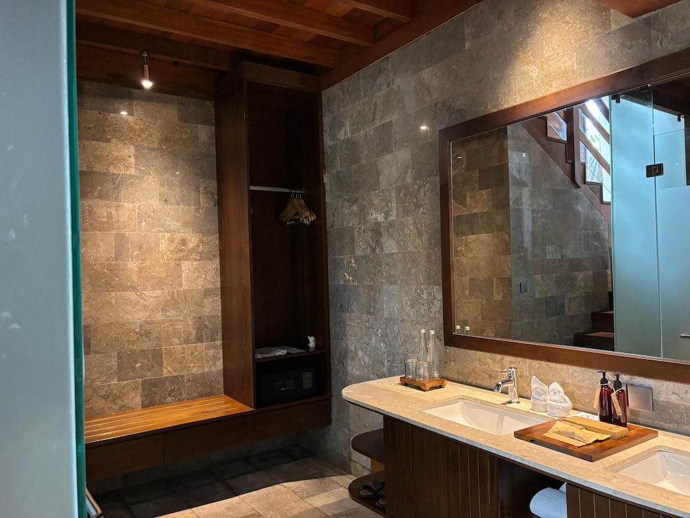 AnandaDara Ubud Resort & Spa 52/54