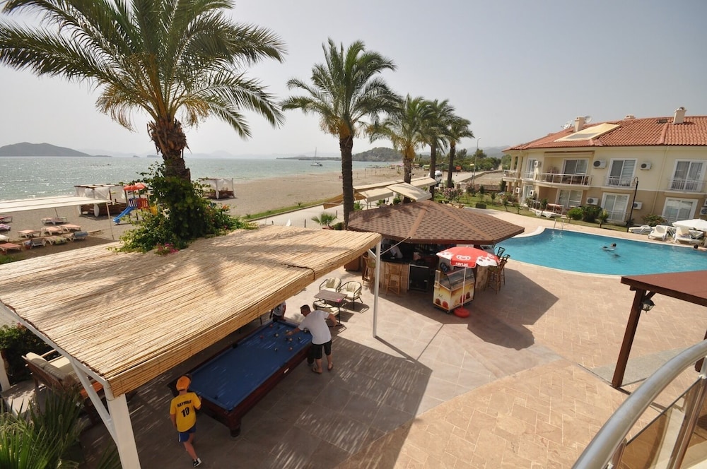 Sunset Beach Club 49/50