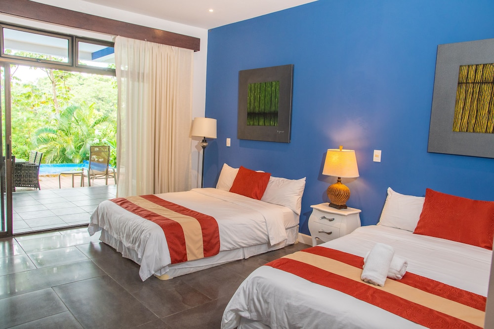 Shana By The Beach Manuel Antonio 16/74