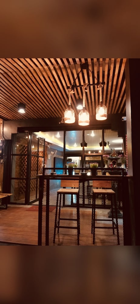 84 Gallery - Hostel 39/42