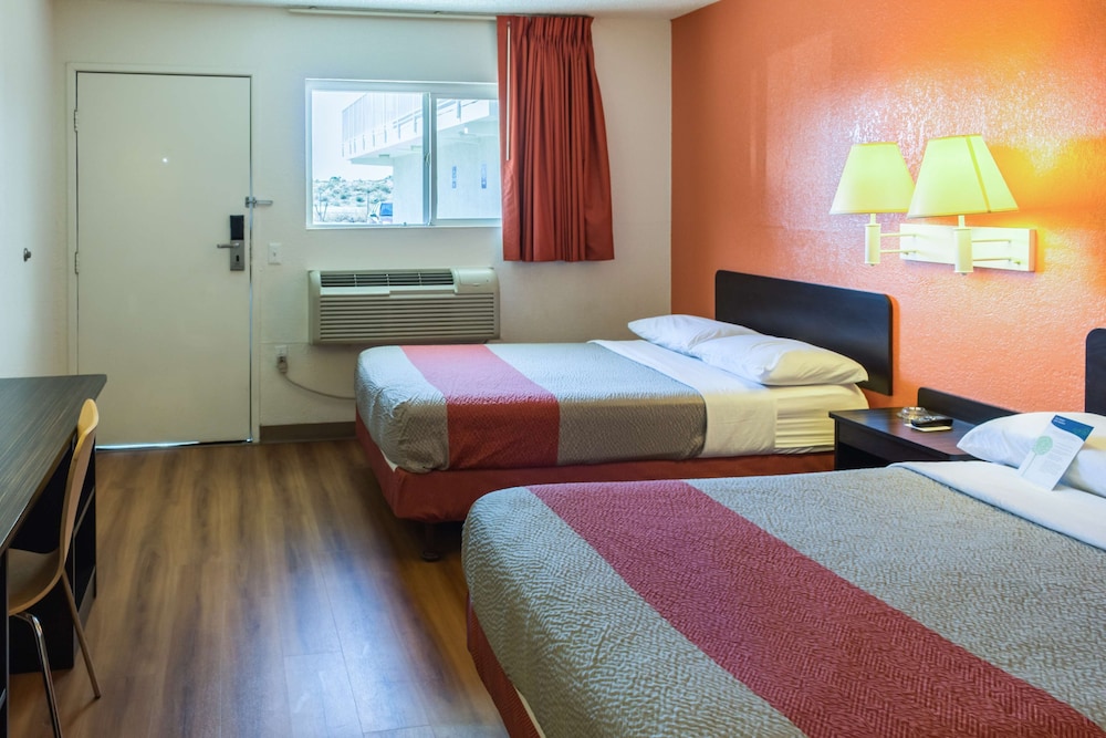 2 Full Beds