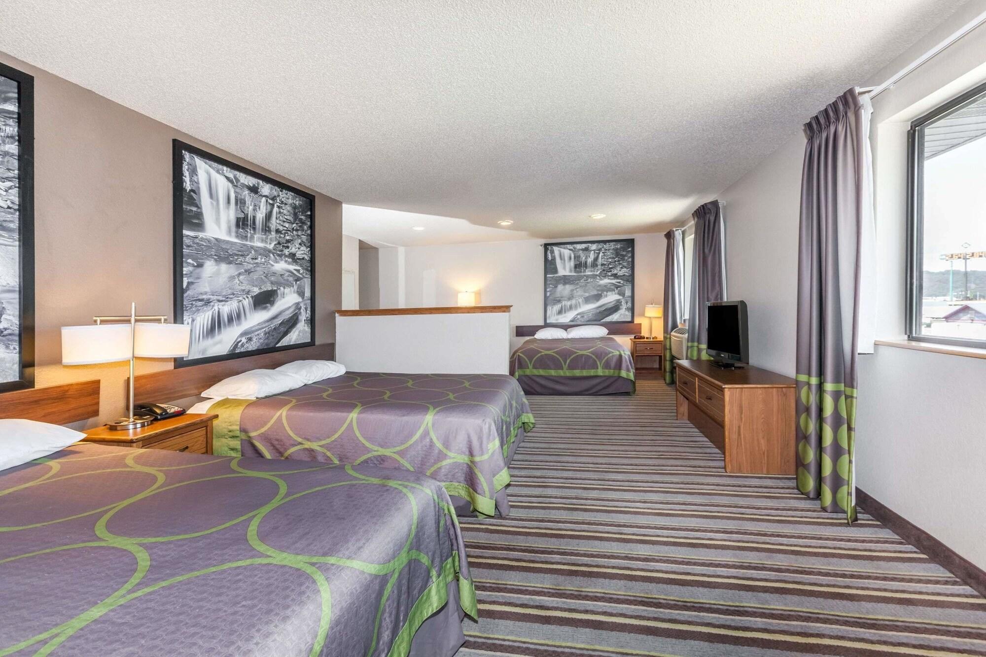 Studio, Suite, Multiple Beds