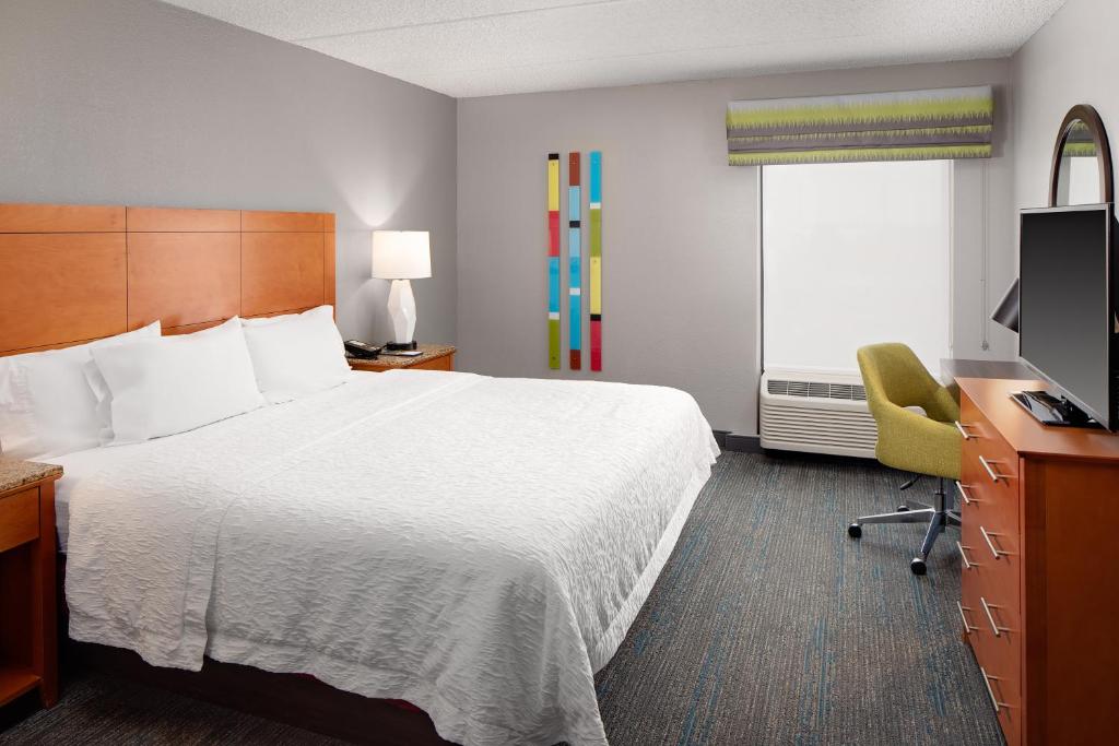 ROOM, KING BED, ACCESSIBLE