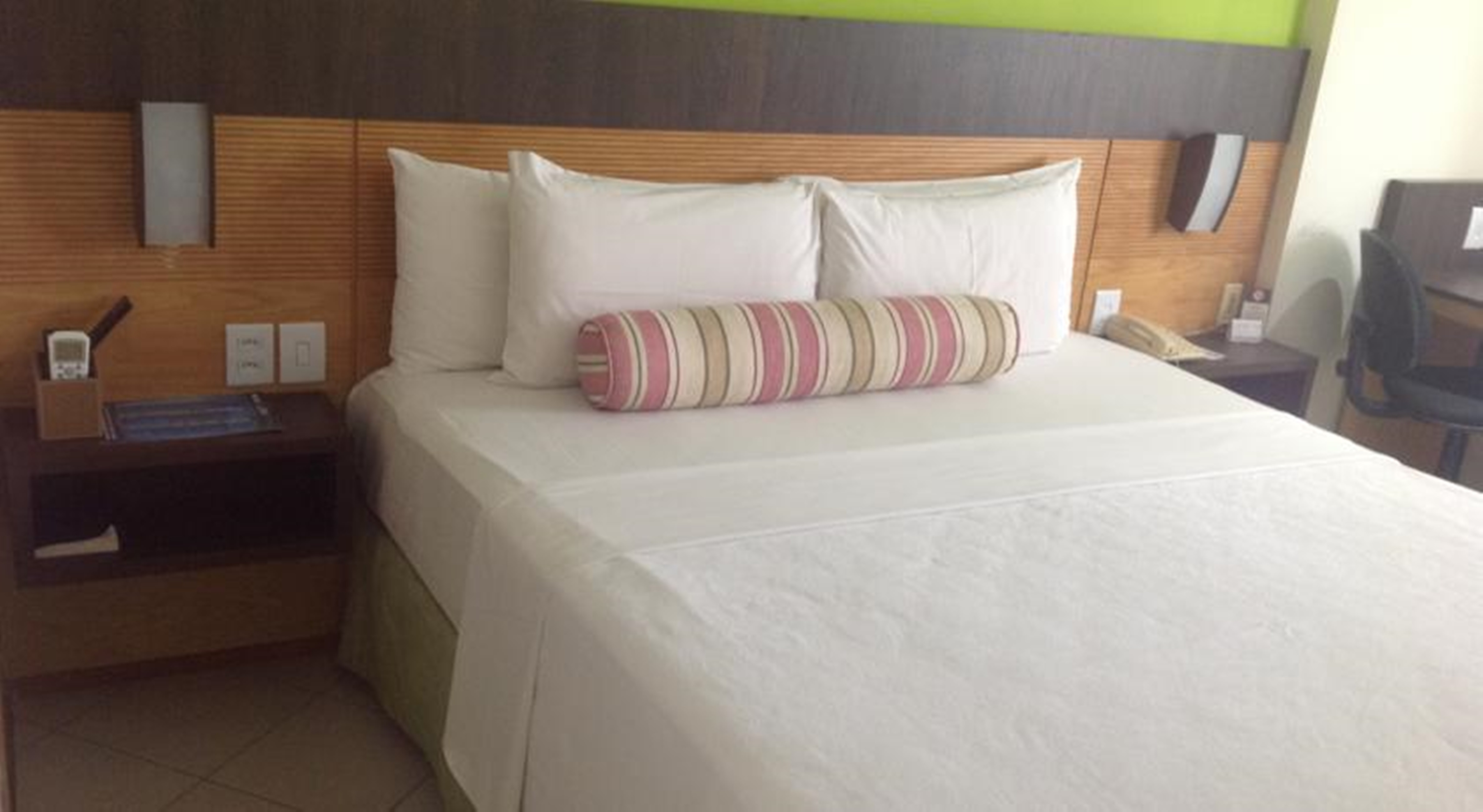 UPGRADE, SINGLE BED