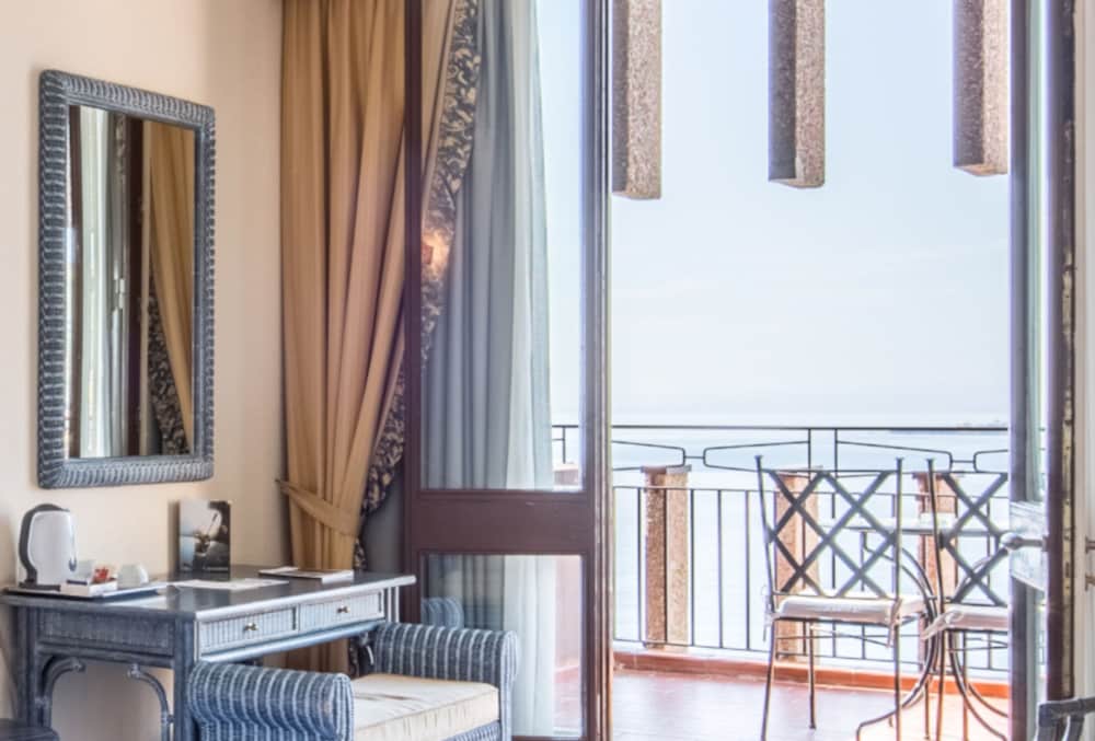 UNAHOTELS Capotaormina 19/81