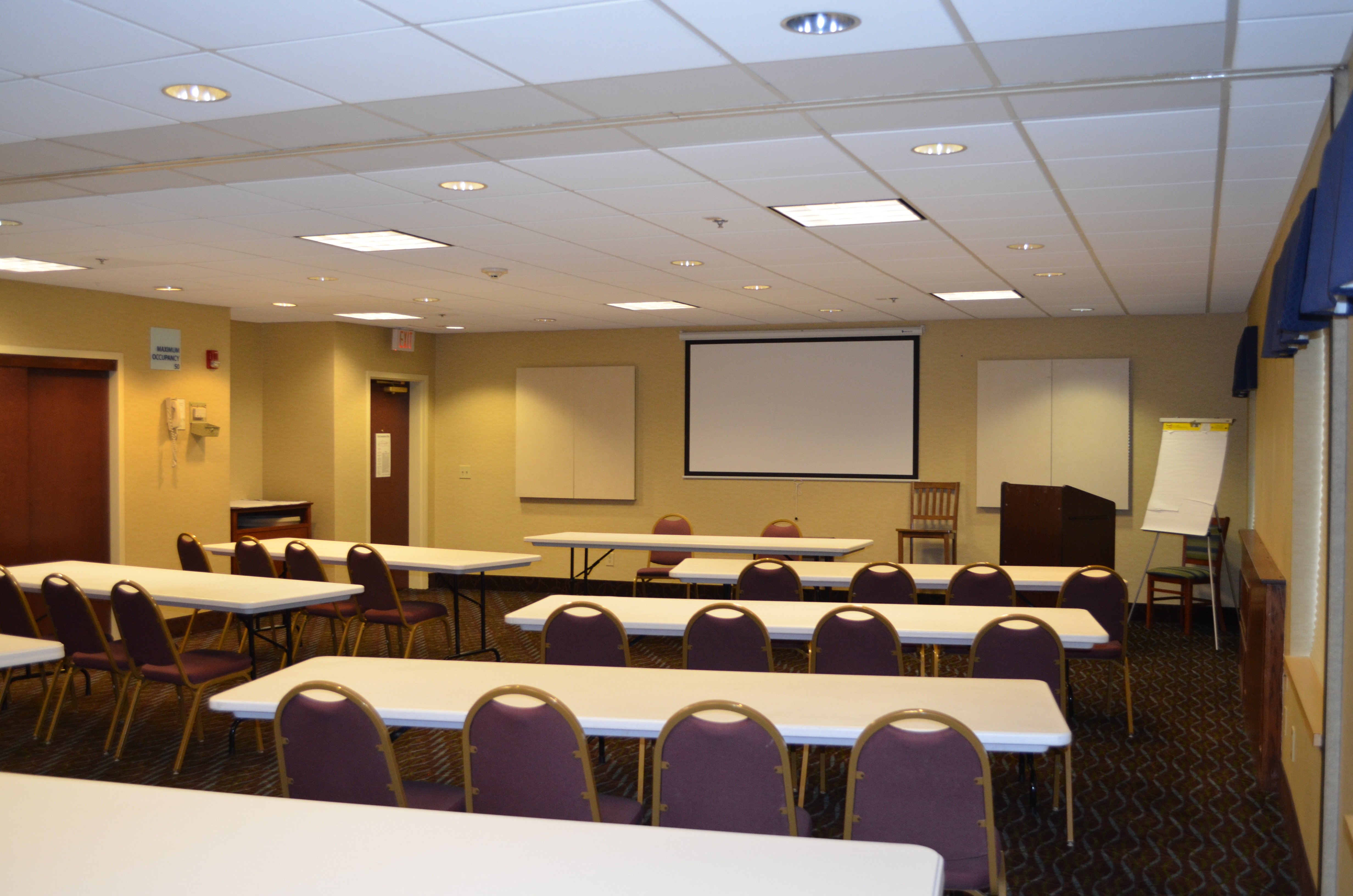 Holiday Inn Express Suites Anniston Oxford 19/24