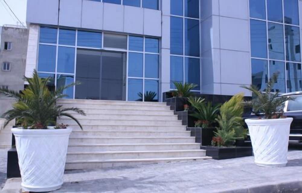 Crystal Hotel 1/39