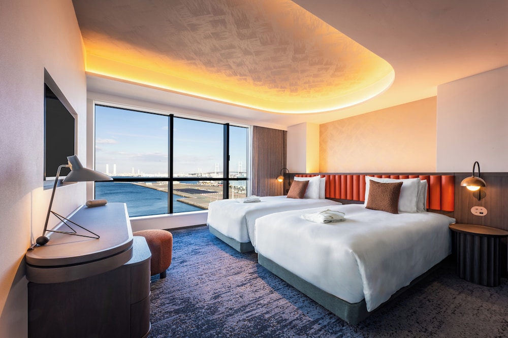 SUITE, TWIN BEDS