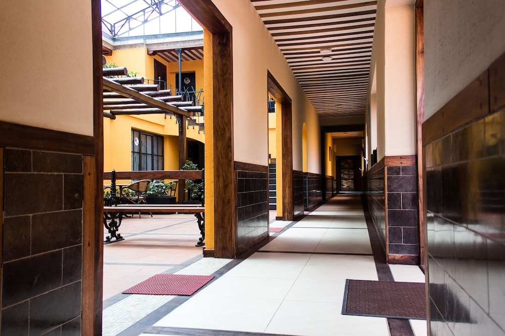 Le Bougainviller Hotel 37/39