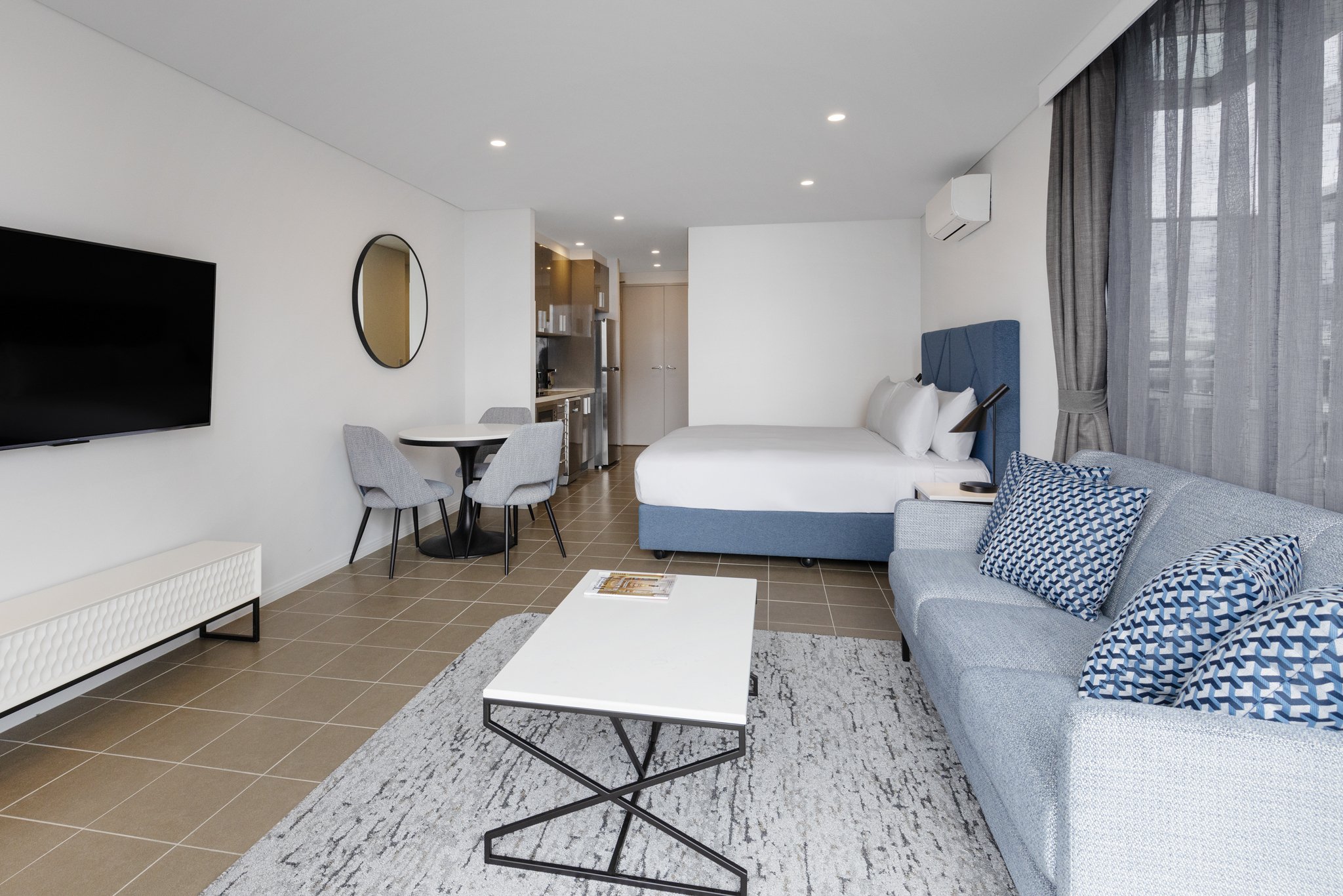 Meriton Suites Broadbeach 23/37