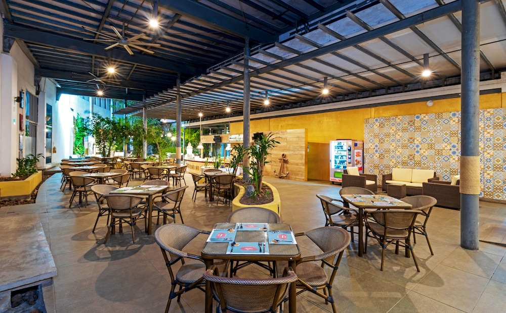 restaurant cafeteria